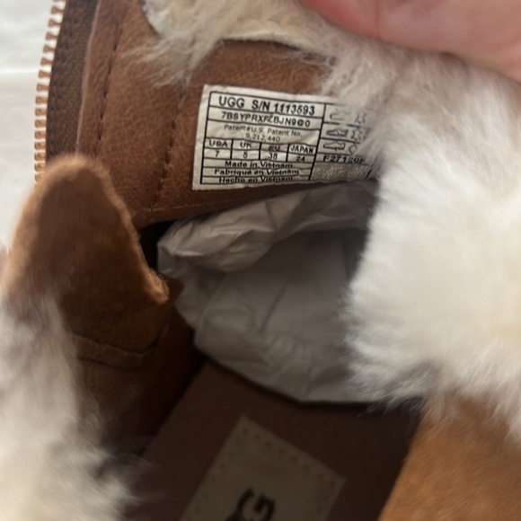 NWOT UGG Genuine Shearling Lined Elowen Bootie - Picture 6 of 10